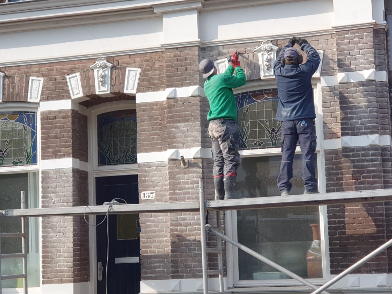 Voegwerk vervangen, snijwerk eruit en knipwerk erin